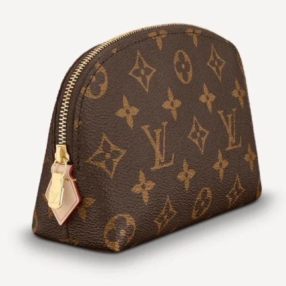 ‼️SOLD‼️Louis Vuitton 2022 cosmetic pouch/crossbody - Picture 2 of 14